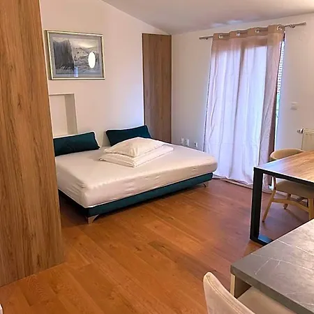 Meduza 3* Biograd Na Moru